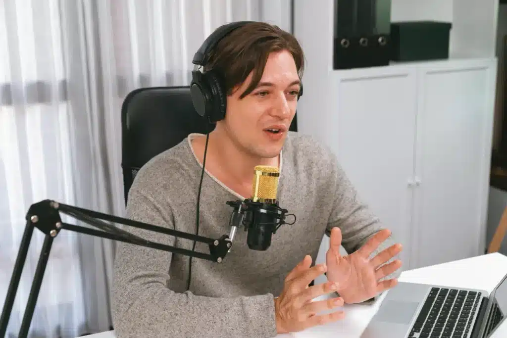 How Live AI Interpreters Work A Simple Breakdown of Complex Tech